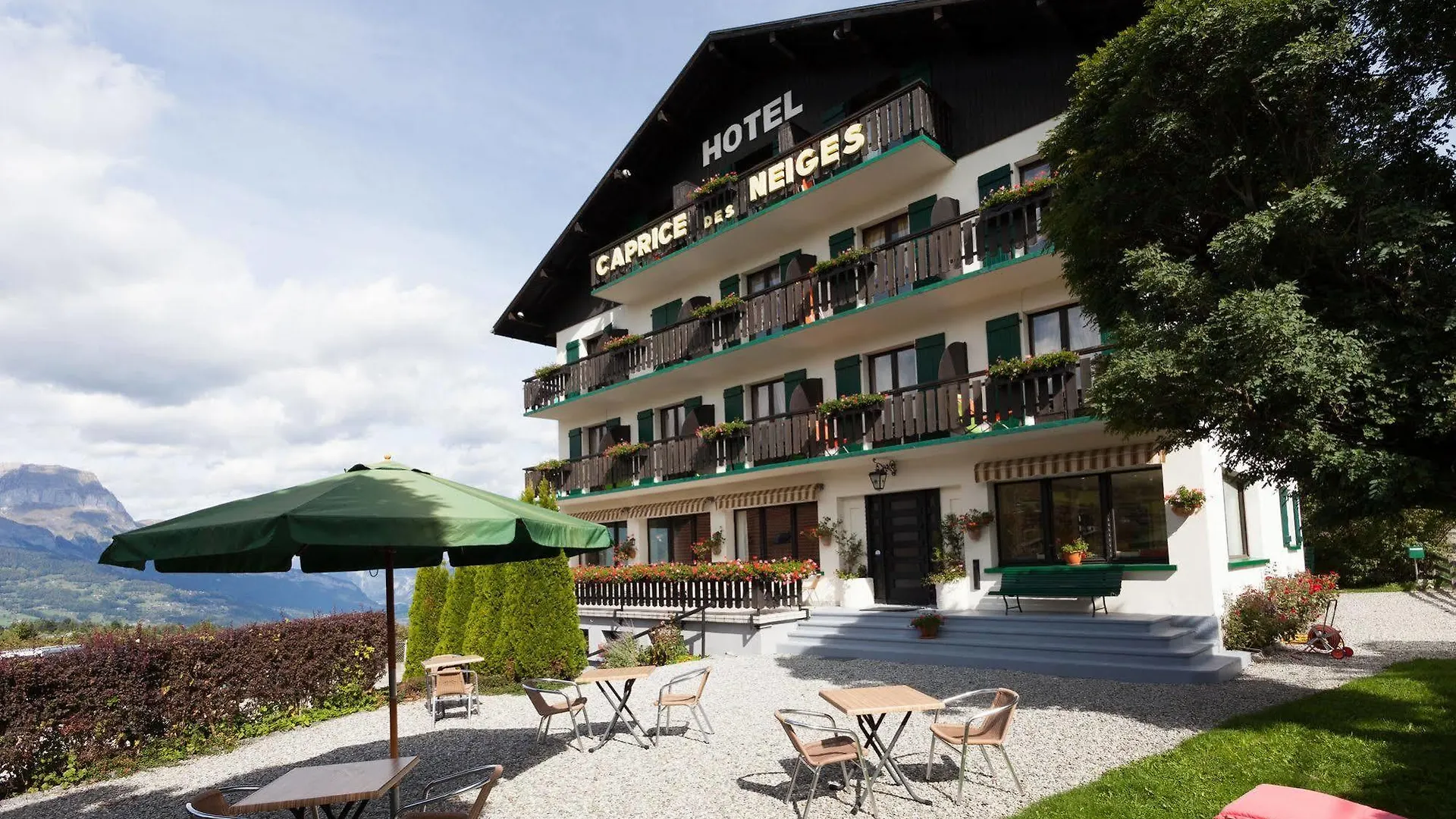 Logis Hôtel Le Caprice Des Neiges Combloux Hotel