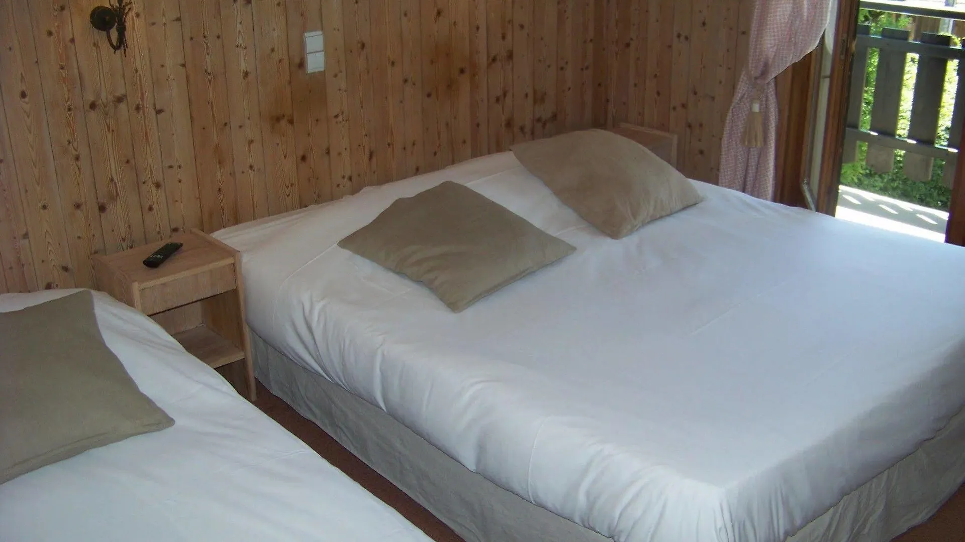 Logis Hôtel Le Caprice Des Neiges Combloux