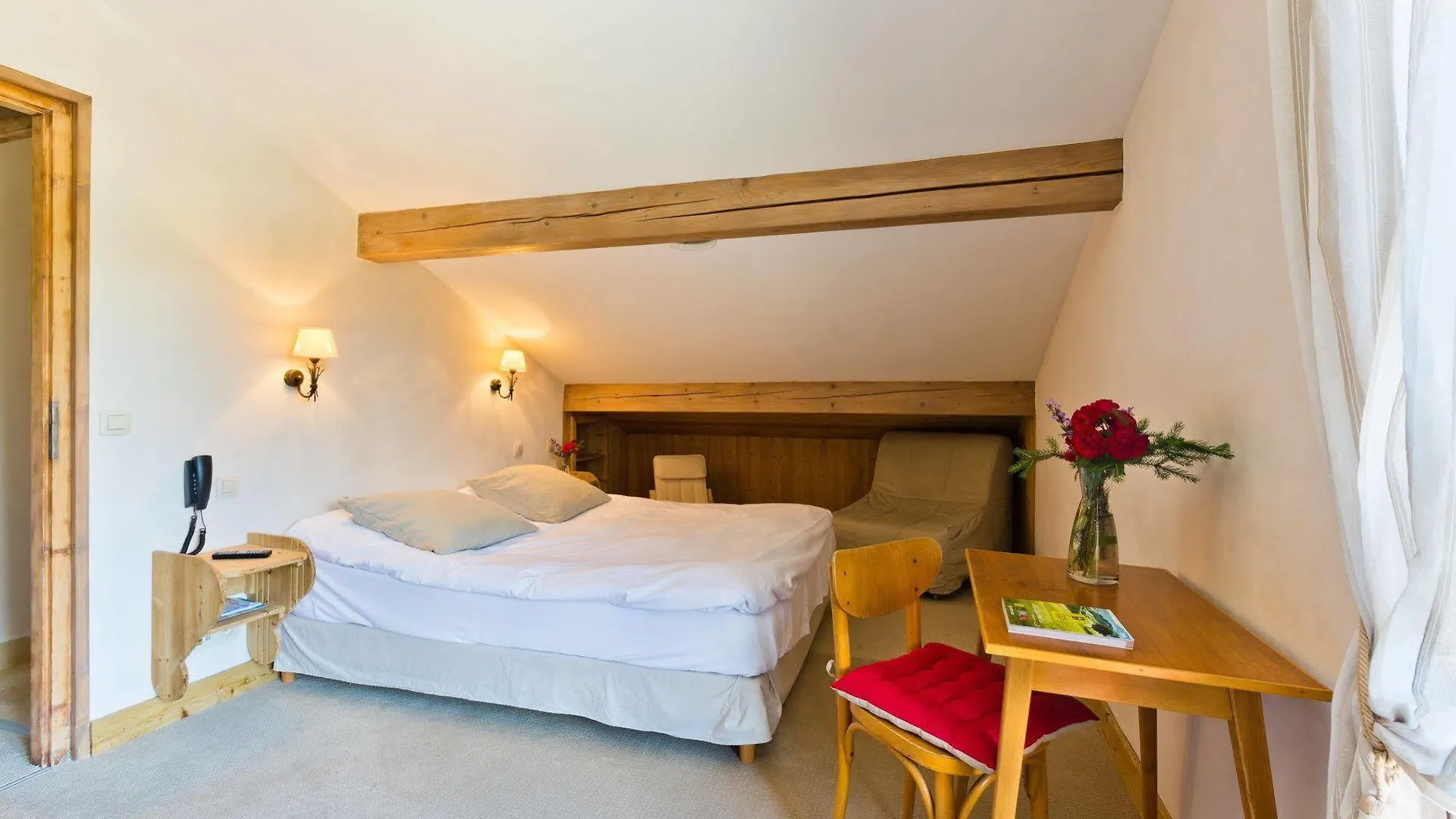 Logis Hôtel Le Caprice Des Neiges Combloux