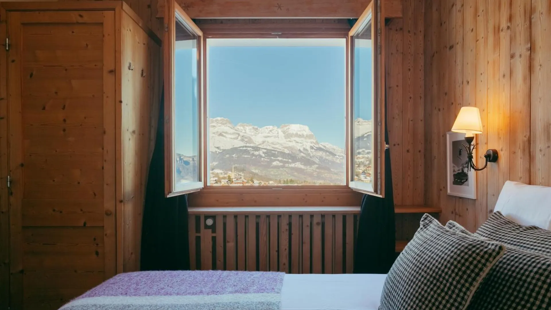 Hotel Le Caprice Des Neiges Combloux 2*,